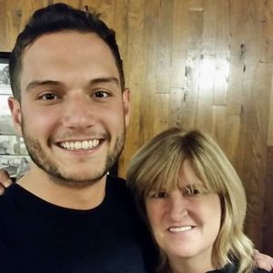 Meet your Posher, Gloria